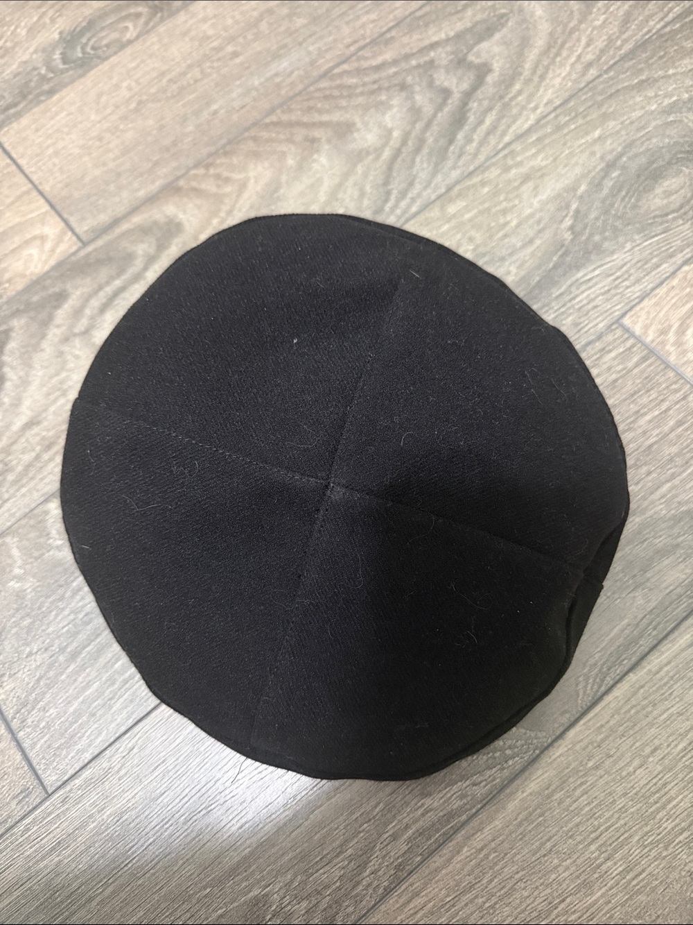 Delicious Black Kids Beret with White 'C' Patch - Picture 4 of 4
